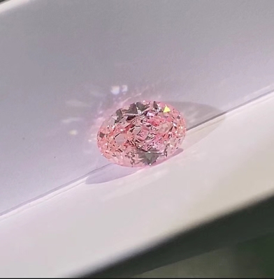 ลักษณะโอวาล หินเพชรสีชมพูเชอร์รี่สีชมพู 2.1ct-3.0ct พร้อมการรับรอง IGI