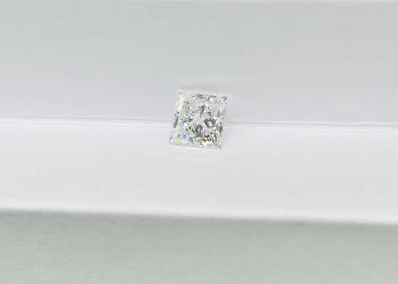 IGI รับรองหินขนาดใหญ่โล่ง 4ct CVD สินทรีย์แล็บเพาะเพชรสีขาว